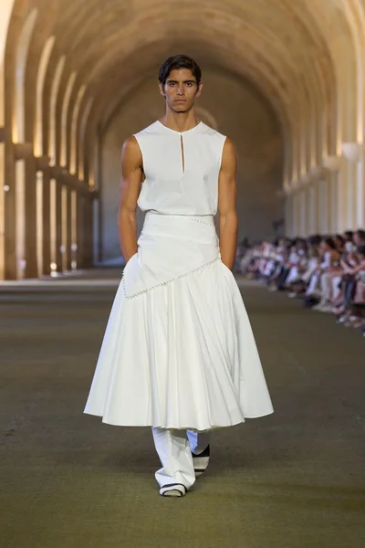 Look 5